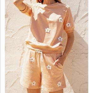 Current Air Daisy Embroidered Set